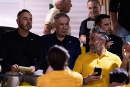 开云官方平台-巴西甲级联赛桑托斯2-2战平米拉索尔，安切洛蒂现场观赛|内马尔·达·席尔瓦|巴西足球甲级联赛|巴西足球|马里亚-德坎波斯-马亚球场|费尔南多-桑托斯_新浪体育_新浪新闻