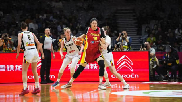 世界级内线优势无从发挥，中国女篮被欧洲冠军上了一课|比利时|李月汝|比利时女篮|女篮世界杯|张子宇_新浪体育_新浪新闻