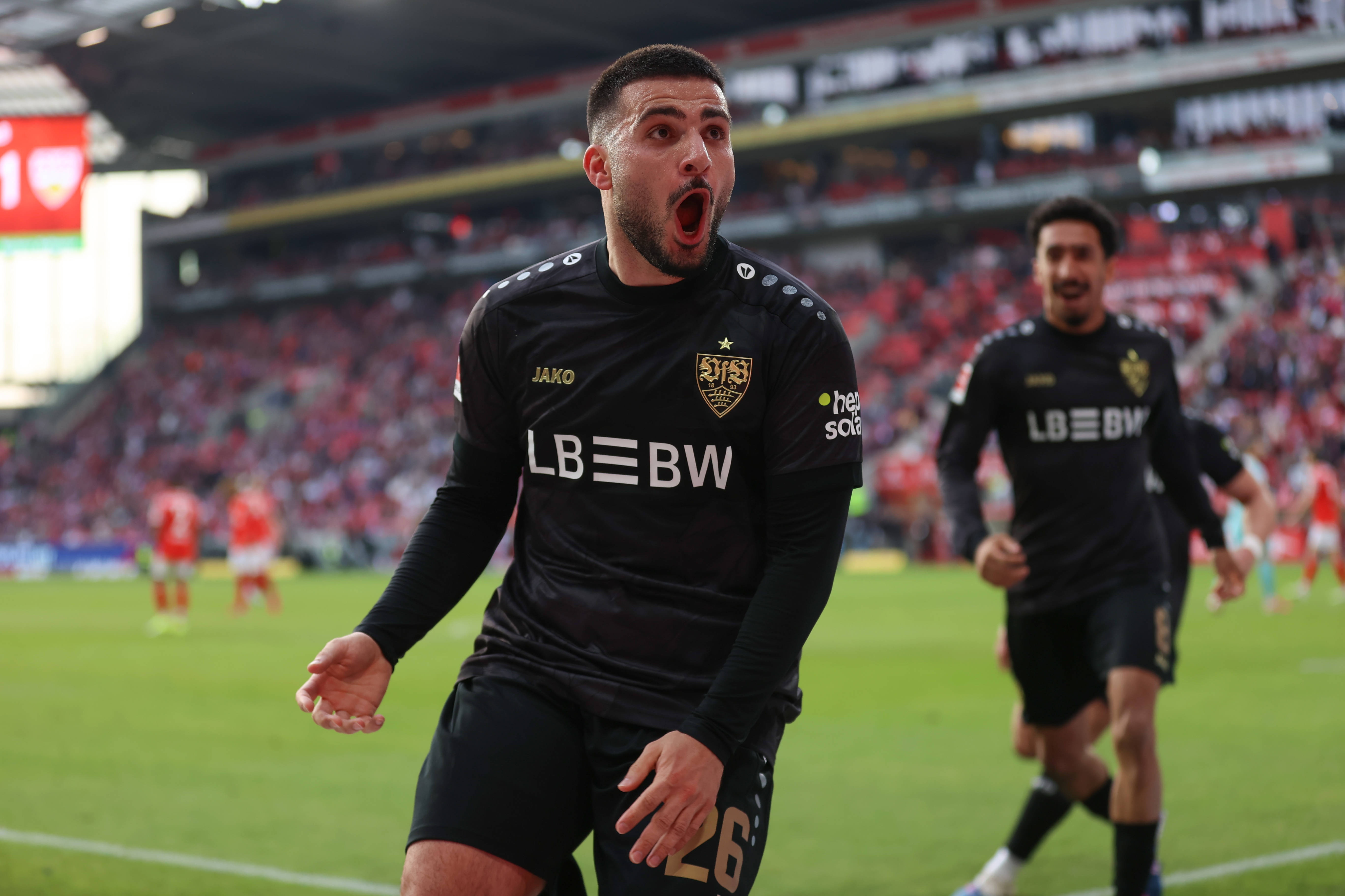 开云综合服务-翁达夫连场破门剑指德国队，斯图加特上下齐呼“他该入选了”